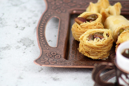 Ciasto Kadayif  Smażone Nitki do Czekolady Dubajskiej 200g Oz Yufka